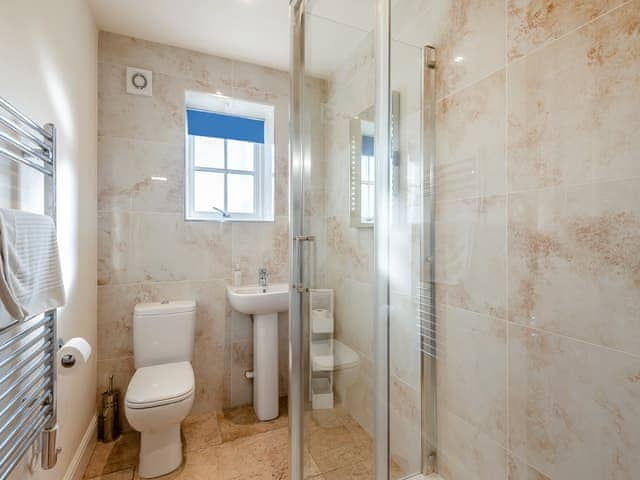 Bathroom | One Chainbridge Barns - Chainbridge Barns, Skegness