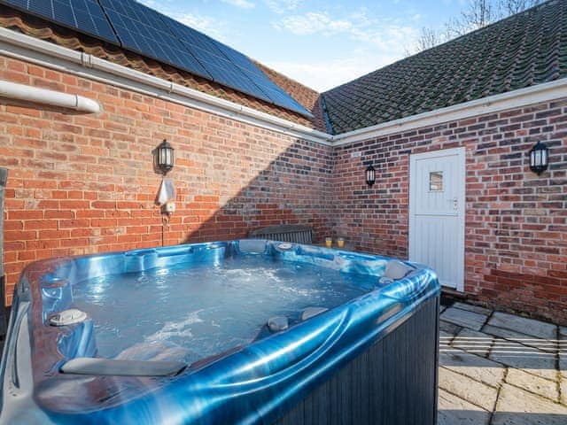 Hot tub | One Chainbridge Barns - Chainbridge Barns, Skegness