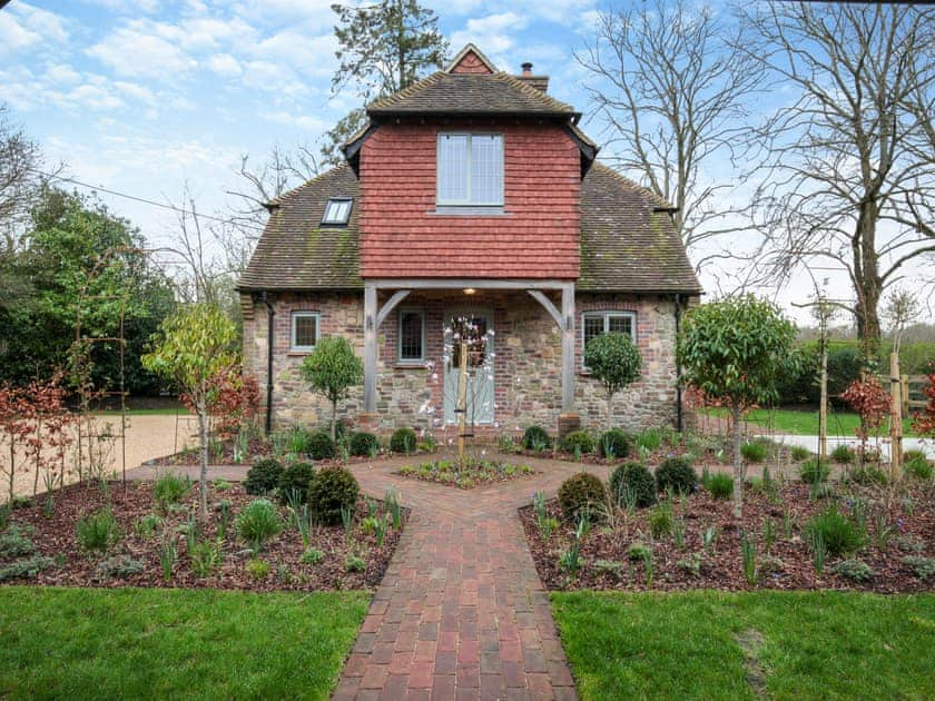 Exterior | Keeds Cottage - Keeds Cottage and Keeds Barn, Pulborough