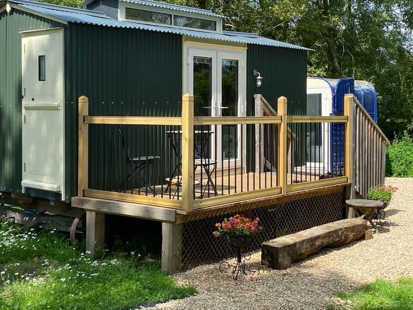 Exterior | Ivy Shepherds Hut - Apple Tree Paddocks, Seend