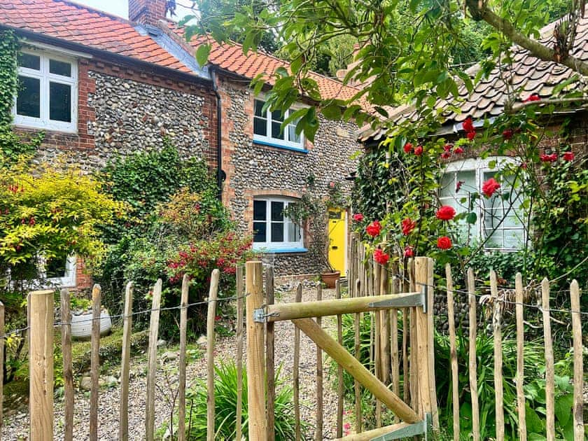 Exterior | Forge Cottage - Blacksmiths Cottages, Stiffkey