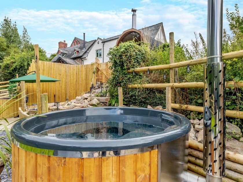 Hot tub | The Lodge Spa - The Beeches - The Beeches, Pulverbatch, near Shrewsbury