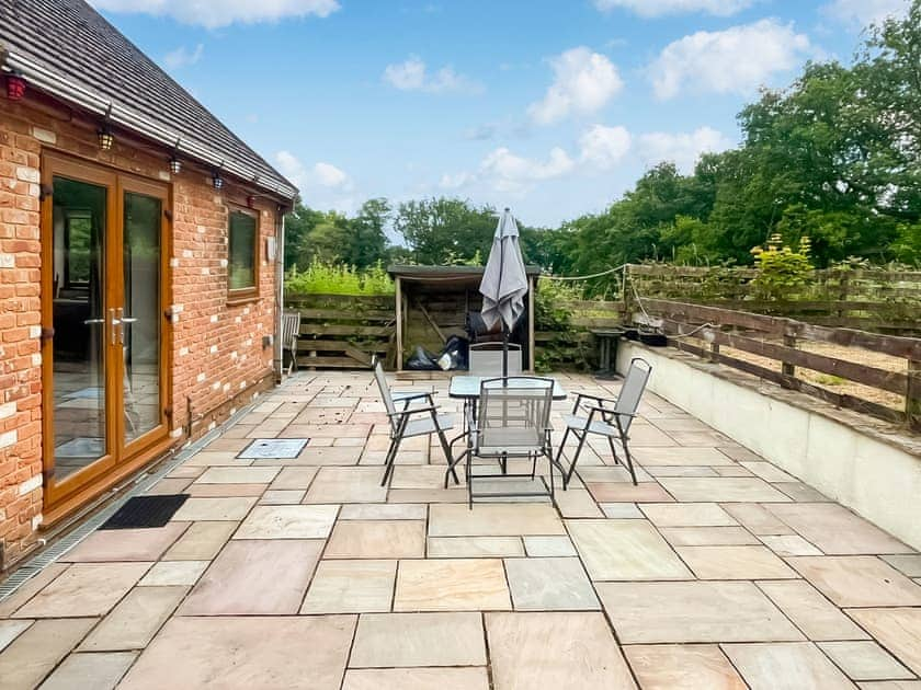 Sitting-out-area | Wernddu Fechan Bungalow - Wernddu Properties, Neath