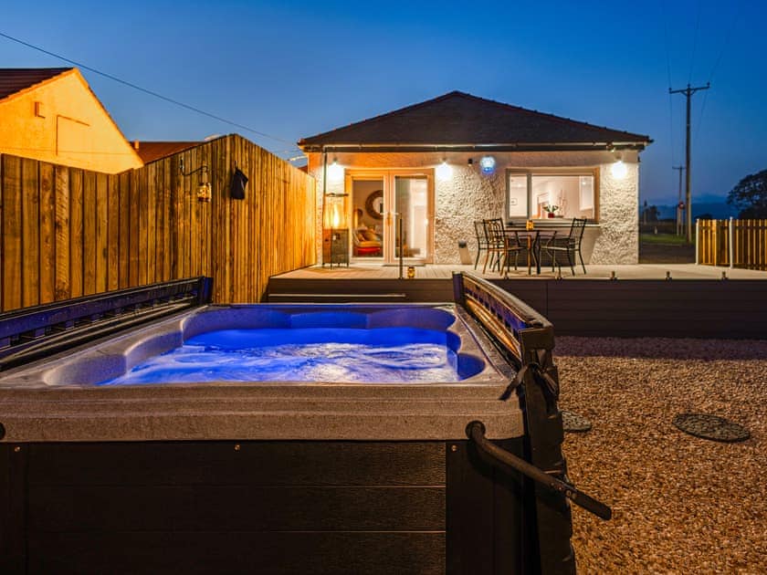 Hot tub | Halfway Houses - Clootie - Halfway House, Carnoustie