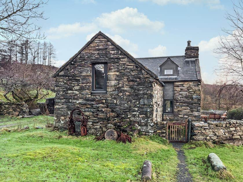 Exterior | Stablgoch - Rhiw Goch Cottages, Penrhyndeudraeth, near Porthmadog