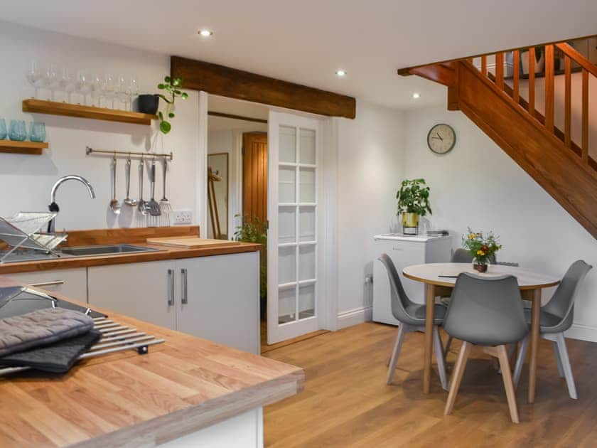 Kitchen/diner | Horseshoe Cottage - Deviock Farm, Downderry