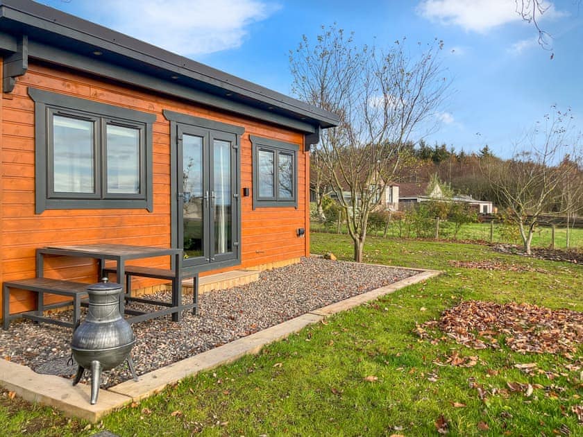 Exterior | Barn Owl Cabin - Redroofs Retreats, Forfar