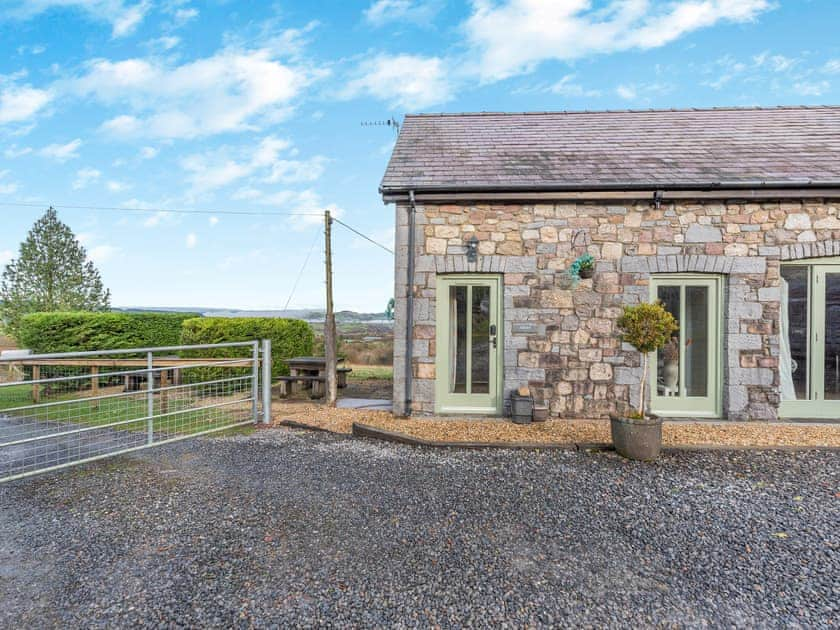 Exterior | Adventurers Abode - Rhiwddu Barns, Llangadog , Carmarthenshire