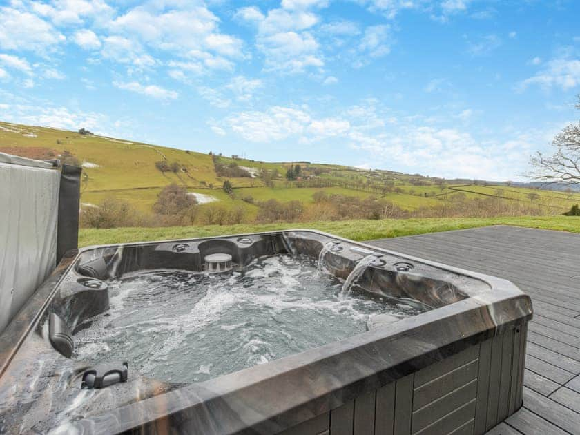 Hot tub | Root - Pentre Lodges, Mochdre,Newtown