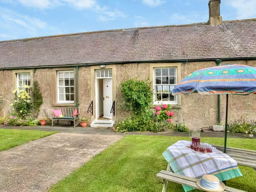 Exterior | Thelma&rsquo;s House - Elwick Farm Holiday Cottages, Belford