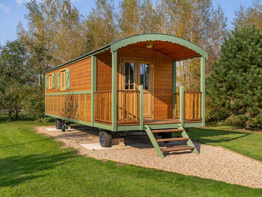 Exterior | South Down Lodges - Romani Caravan 1 - South Downs Lodges, Hassocks