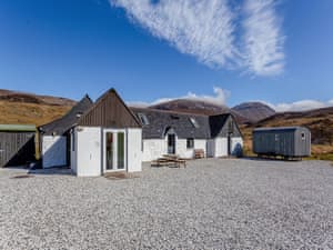 Exterior | Quinag Studio Apartment - Inchnadamph Lodge Properties, Inchnadamph, near Lochinver