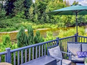 Sitting-out-area | The Hive, Hawick