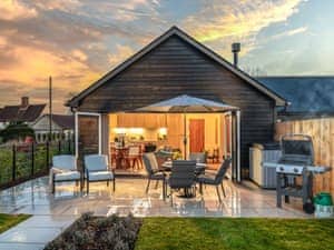 Exterior | Piglet Cottage - Wiggles and Piggles, Wimbish