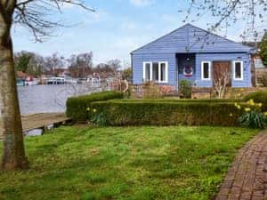 Exterior | Riverside Retreat, Beccles