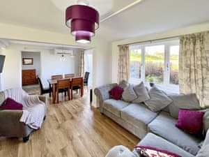 Living room/dining room | Primrose Apartment - Moorhead Country Holidays, Woolfardisworthy, Clovelly