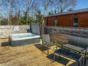 Jacuzzi | Aquila - Felmoor Cabin Escapes, Morpeth