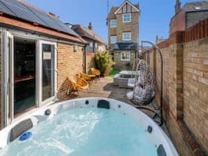 Hot tub | Seven Seas, Broadstairs