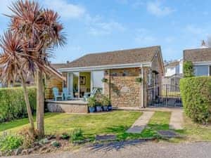 Exterior with parking for two cars  | Bungalow Highfields, Port Eynon