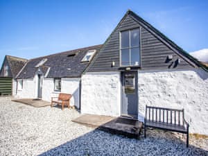 Exterior | Beinn Uidhe Studio Apartment - Inchnadamph Lodge Properties, Inchnadamph