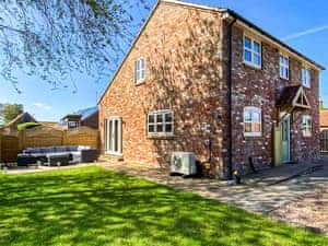 Exterior | Willow Cottage - The Chestnuts, Burgh Le Marsh, near Skegness