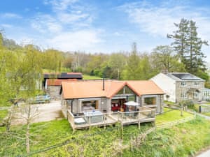 Exterior | Wern Ddu Cottage, Penybontfawr, near Oswestry
