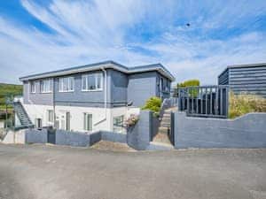 Exterior | Ocean Breeze - Bonnie View Beach Apartments, Holywell Bay