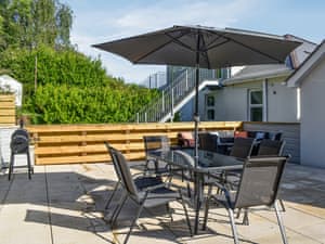 Exterior | 3 Le Dorney Villa - Le Dorney Villas, Par