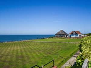 Exterior | Monty&rsquo;s Cottage - Coastal Cottages, Sedgeford