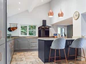 Kitchen/diner | Lovetts Bridge Cottage, Atherstone