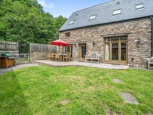 Courtyard Garden  | Wern Farm Barn, Cwmdu, near Crickhowell