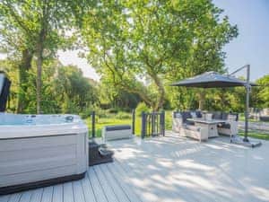 Hot tub | Fifteen at The Sanctuary, Rhos-fawr