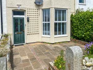 Exterior | 99 Tower Road, Newquay
