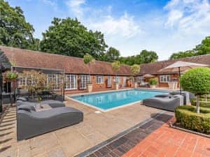 Swimming pool | Weston Cottage - Whitmoor Farm, Woking, near Guildford