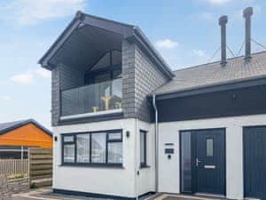 Exterior | Sea Skapya - Lizard Point, Helston