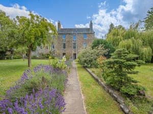 Exterior | Winfields Manor, Prestonpans