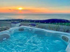 Hot tub | Azure Bay, Woolacombe