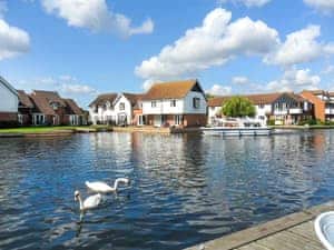Setting | Blackfriars, Wroxham