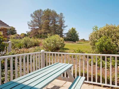 Sitting-out-area | Primrose Apartment - Moorhead Country Holidays, Woolfardisworthy, Clovelly