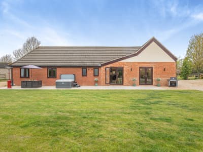 Exterior | Bumble Bee Farm, Mattishall, near Dereham
