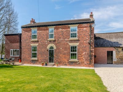 Exterior | Monkroyd House, Featherstone, near Wakefield