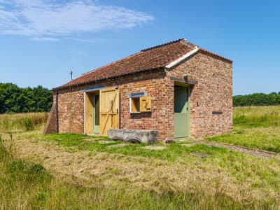 Exterior | Lincoln Reds Lookout, South Ormsby