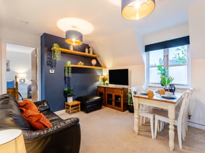 Living room/dining room | Bluebell Lodge, Cambridge