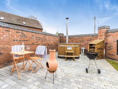 Patio | The Little House - Barn Escapes, Stapleton