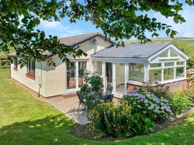 Exterior | Lundy Light, Croyde