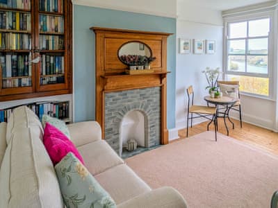 Living area | Denzell, Looe