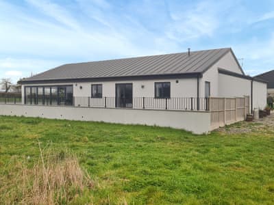 Exterior | The Bungalow - Applebarn Holidays , West Pennard, near Glastonbury