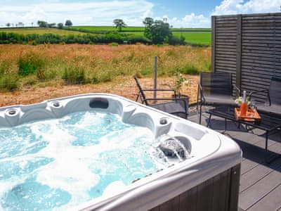 Hot tub | The Old Hayloft - Two Moors Way Cottages, Witheridge