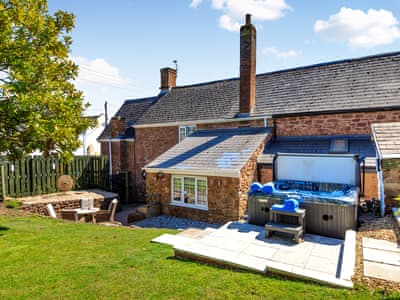 Exterior | Pete&rsquo;s Place, Taunton