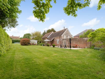 Exterior and large private garden | Coach House, Wareham
